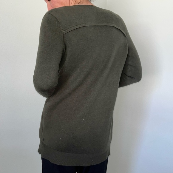 Lululemon - Picture 4 of 8